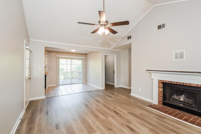 Building Photo - 5976 Lake Lanier Heights Rd