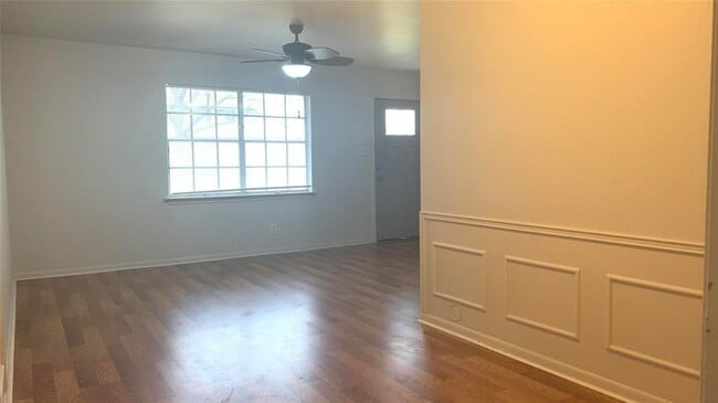 Building Photo - 609 Bissonet Ln