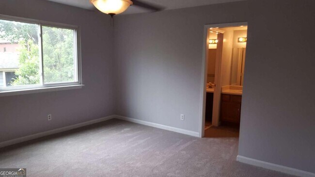 Building Photo - 1252 Minhinette Dr