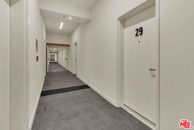 Foto del edificio - 940 E 2nd St