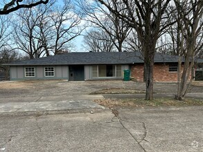 Building Photo - 1917 Topf Rd