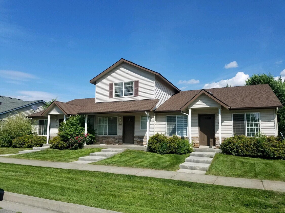 Primary Photo - 1061 W Sumac Ave