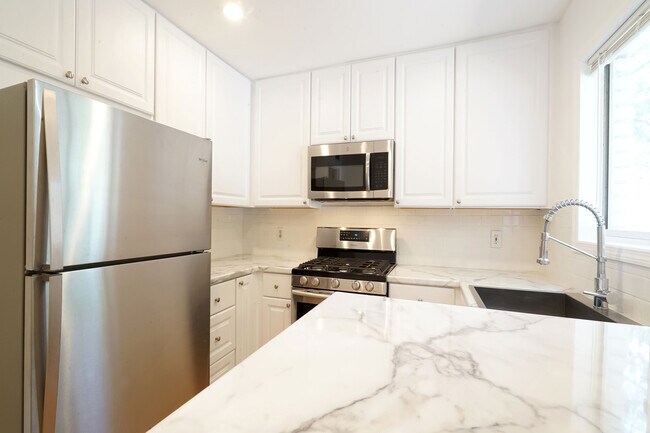 Foto del edificio - 352 Cherokee Ave SE