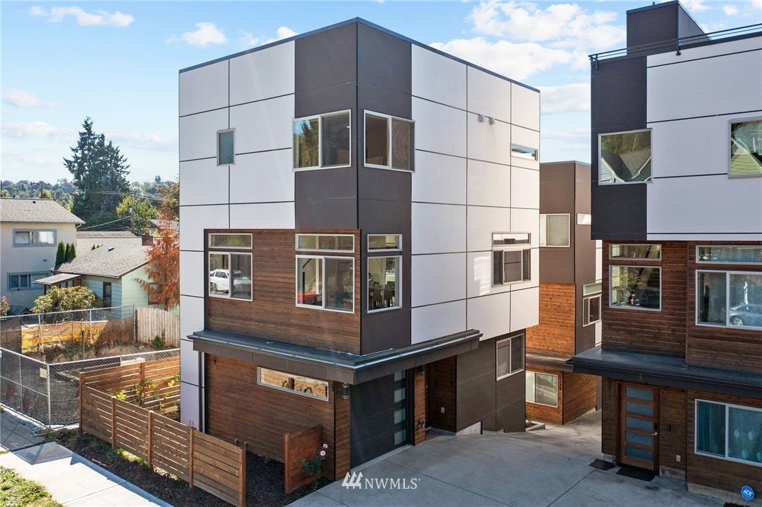 Foto principal - 5031 Delridge Way SW
