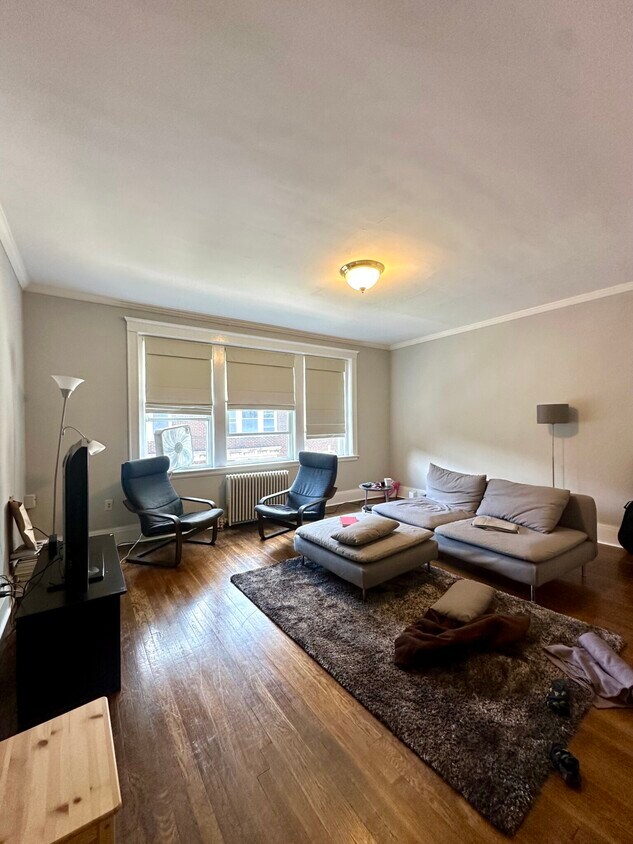 Primary Photo - 46 Longwood Ave