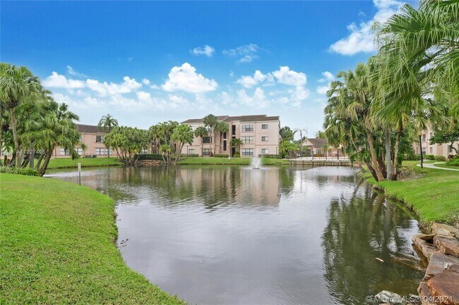 Building Photo - 2926 S University Dr
