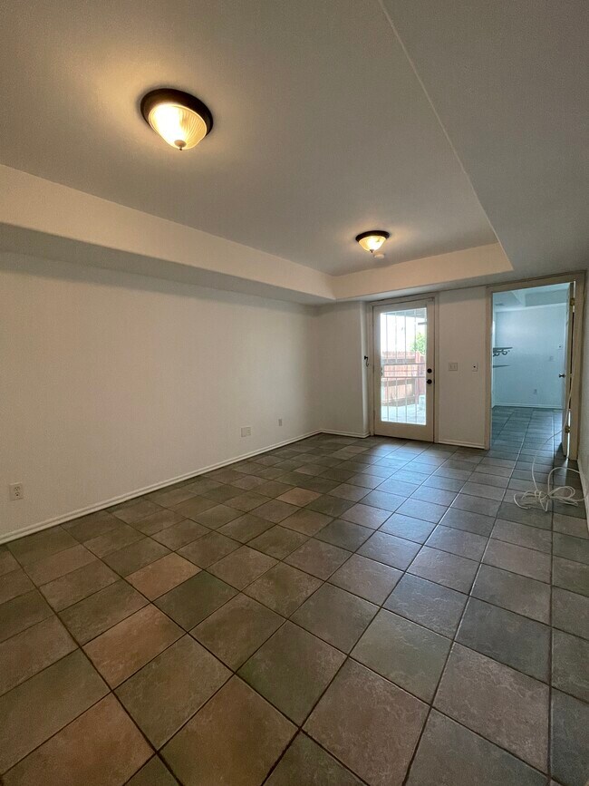 Building Photo - 1649 Sargent Pl