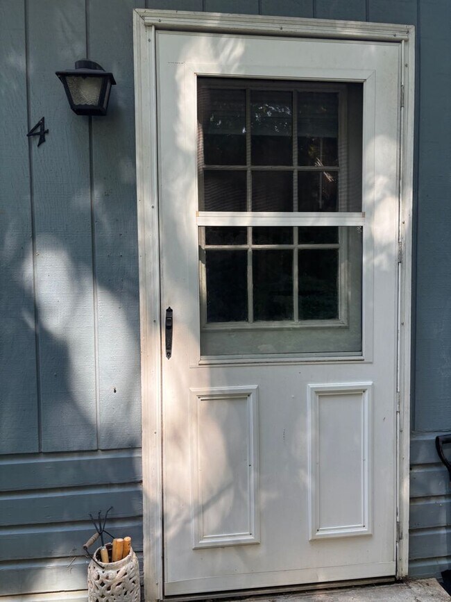 Foto del edificio - 963 W Beverley St