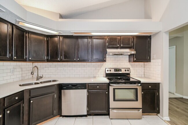 Foto del edificio - 1841 Quebec Ct