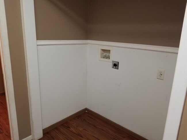 Building Photo - 310 Wesleyan Terrace