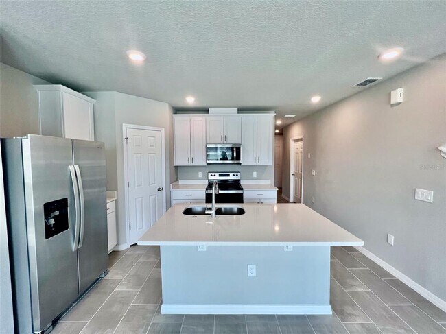 Building Photo - 768 Legacy Dr