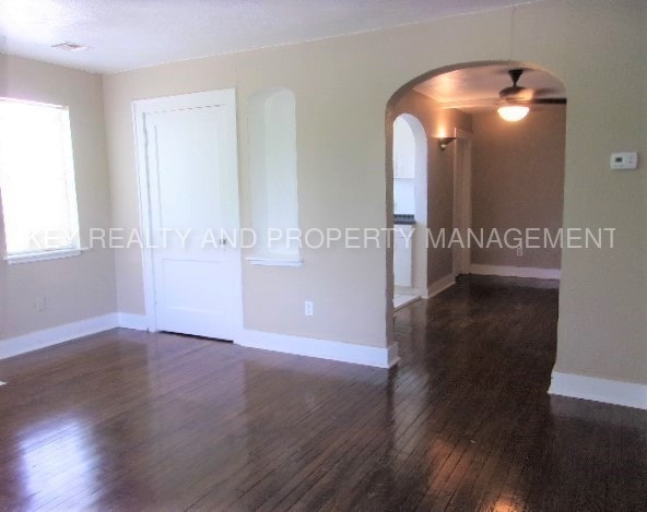 Building Photo - Jefferson Park Brownstone Studio Apartment
