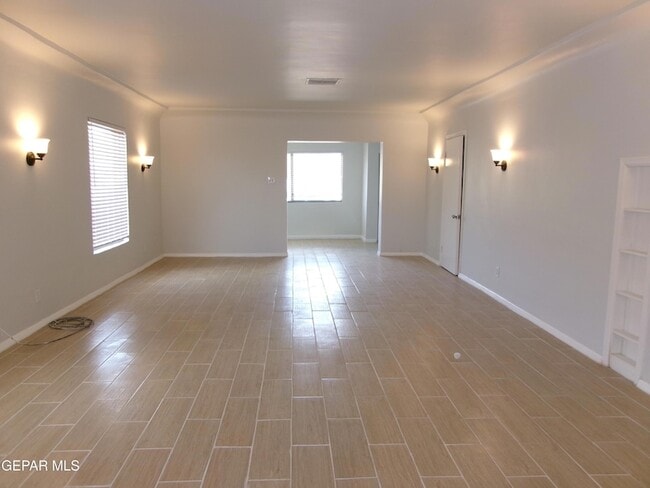 Foto del edificio - 5647 Cory Dr