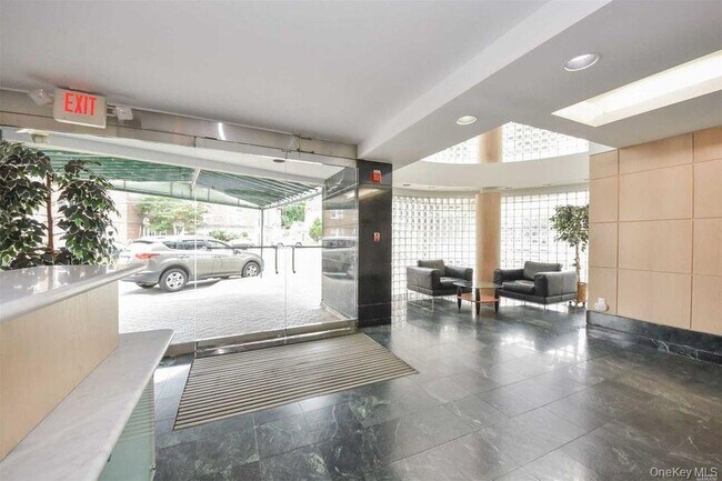 Foto del edificio - 88 Cutter Mill Rd