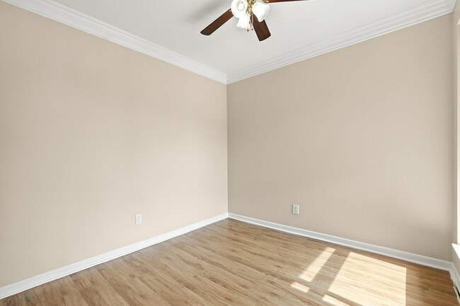 Building Photo - 7505-7505 138 St