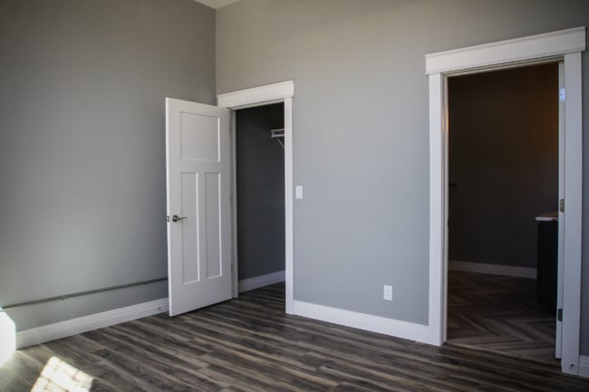 Foto del edificio - 218 E 7th St