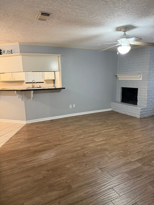 Foto del edificio - 717 Blue Ridge Dr