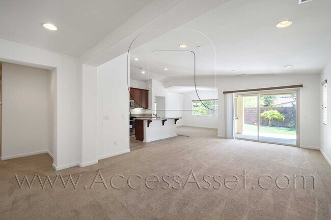 Building Photo - Stunning Single-Story 4 bed/2 Bath Home Lo...