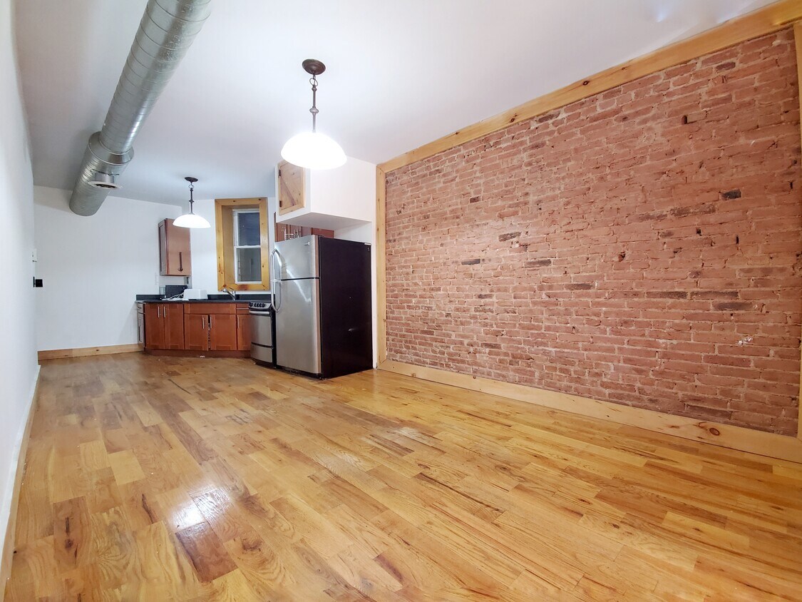Primary Photo - 645 Willoughby Ave
