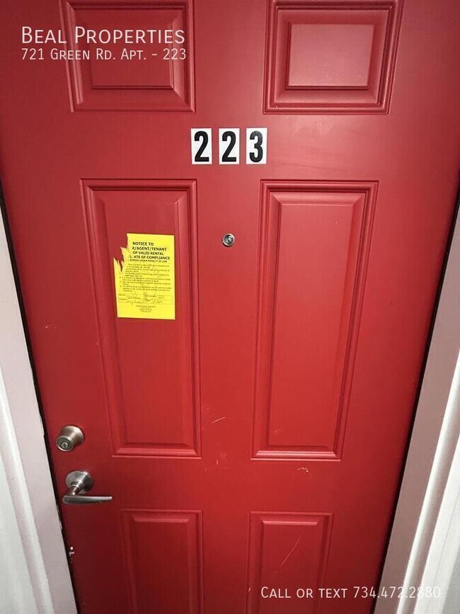 Building Photo - 721 Green Rd