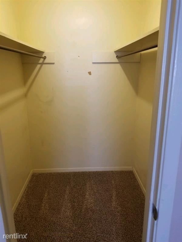 Foto del edificio - 1 br, 1 bath 4plex - Holik Square - Less t...