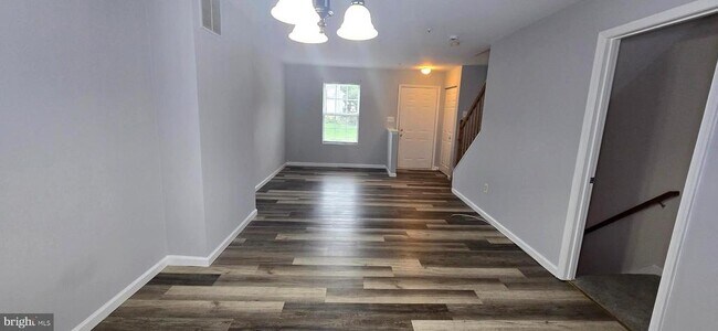 Foto del edificio - 3822 Swift Run Dr