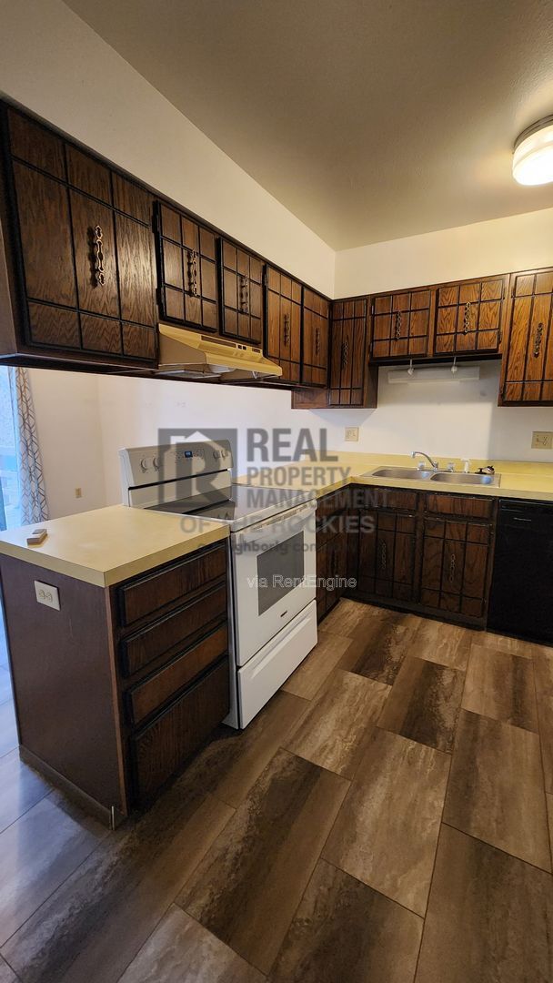 Foto del edificio - 5301 E 12th St