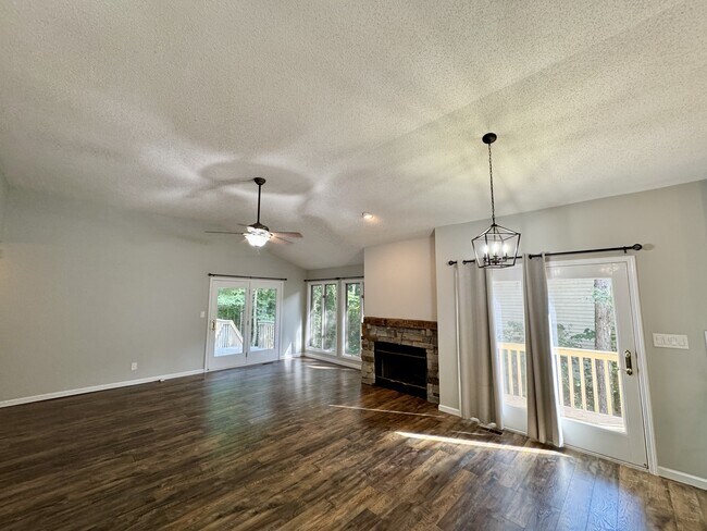 Building Photo - 310 Paoli Trce