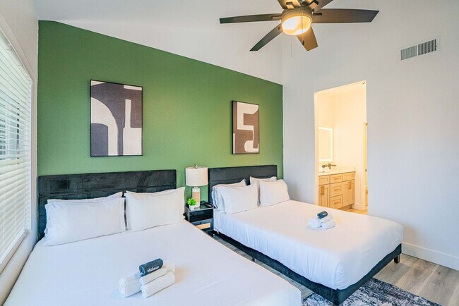 Foto del edificio - 7900 E Princess Dr