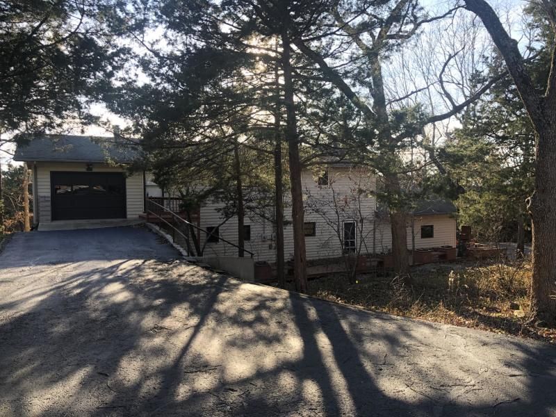 214 Hoot Owl Point, Kimberling City, MO 65686 Room for Rent in