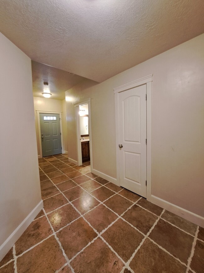 Building Photo - 1238 Baycrest Dr