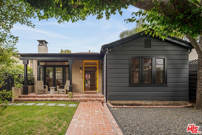 Foto del edificio - 381 Huntley Dr