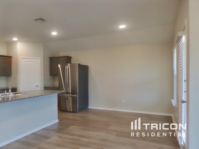 Building Photo - 2706 Darner Ct