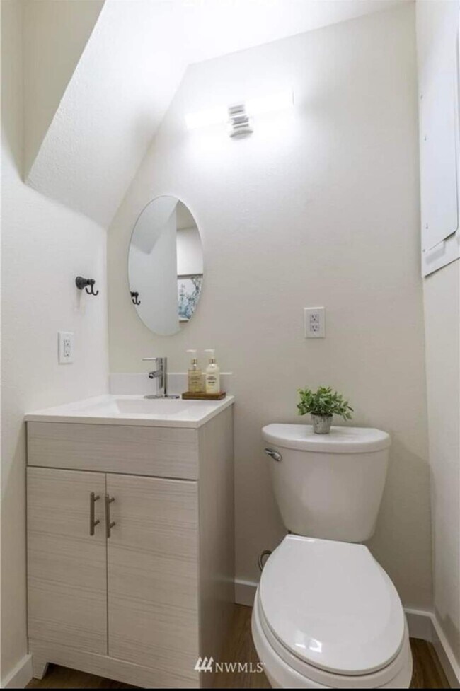 Foto del edificio - 6121 Agnes Rd NE