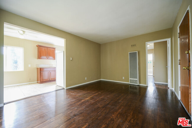 Building Photo - 5533 W Jefferson Blvd