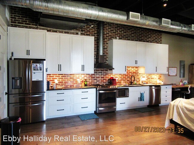 Foto del edificio - 1 br, 1 bath House - 100 E Main St C