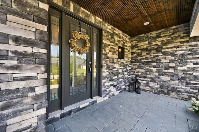 Foto del edificio - 6582 Rosewood Ln