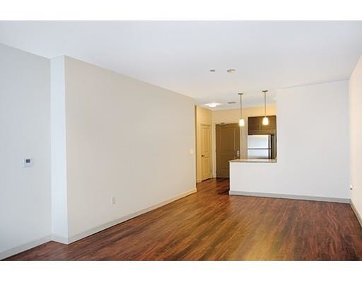 Building Photo - 120 Pleasant St
