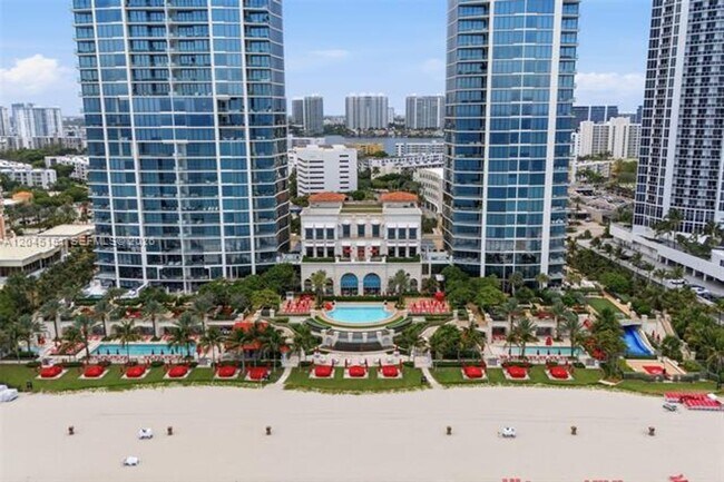 Foto del edificio - 17901 Collins Ave