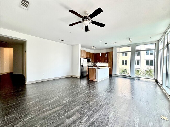 Foto del edificio - 2111 Westheimer Rd