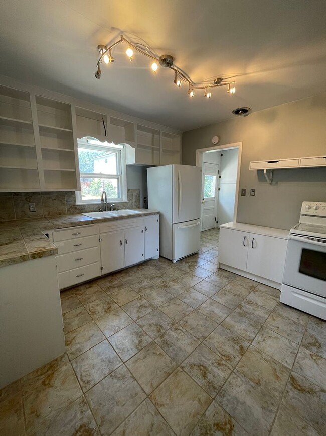 Foto del edificio - Charming Home w/ Fenced Yard in Central Lo...