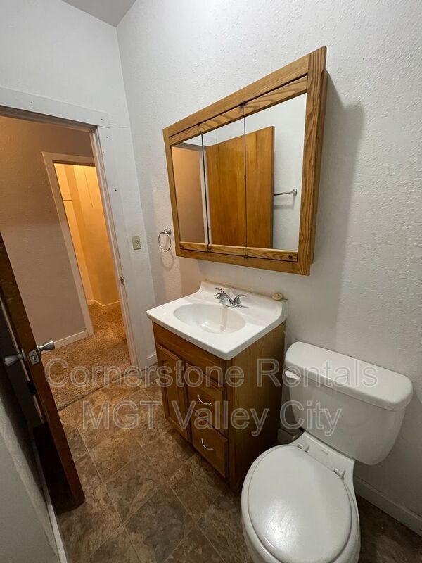 Foto del edificio - 458 3rd St NE