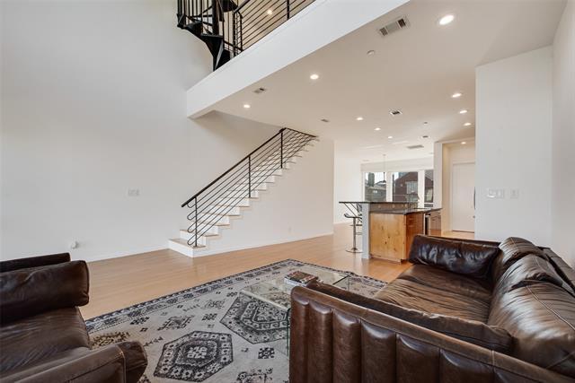 Foto del edificio - 959 W Bluff St