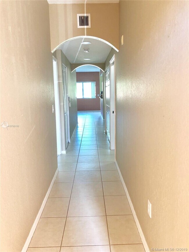 Foto del edificio - 7715 Yardley Dr