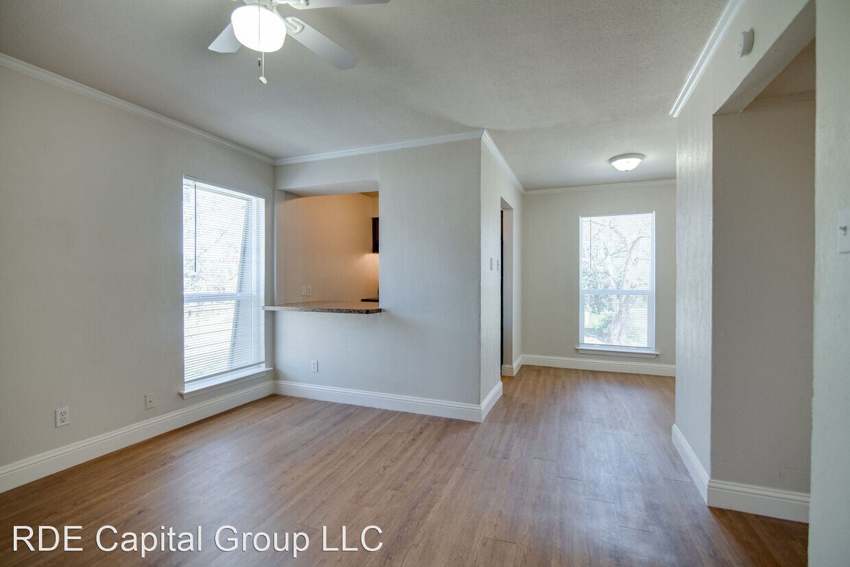 Foto principal - 304 E Mitchell St