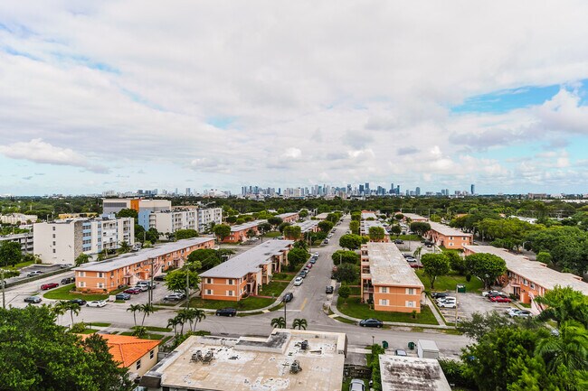 Foto del edificio - 987 SW 37th Ave