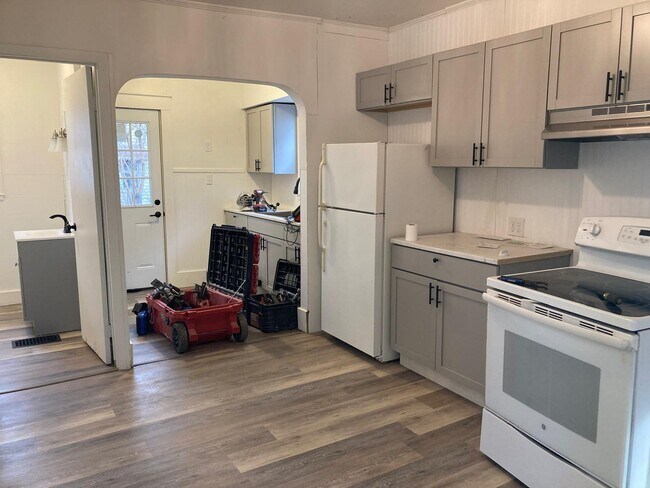 Cocina/Comedor - 838 N Metcalf St