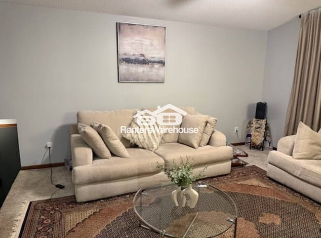 Building Photo - 9712 Hames Ct S