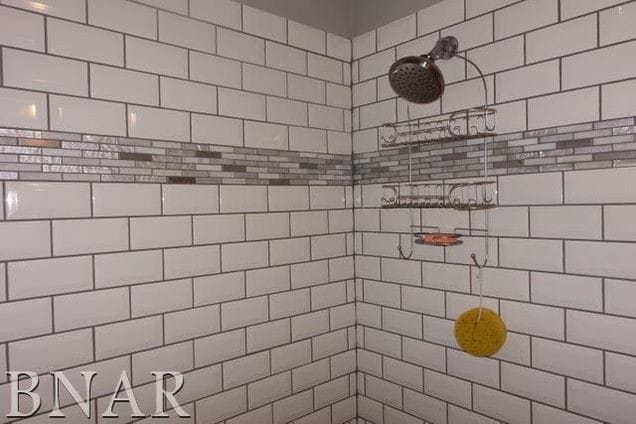 Building Photo - 608 Maple St