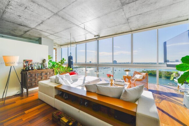 Foto del edificio - 7934 West Dr